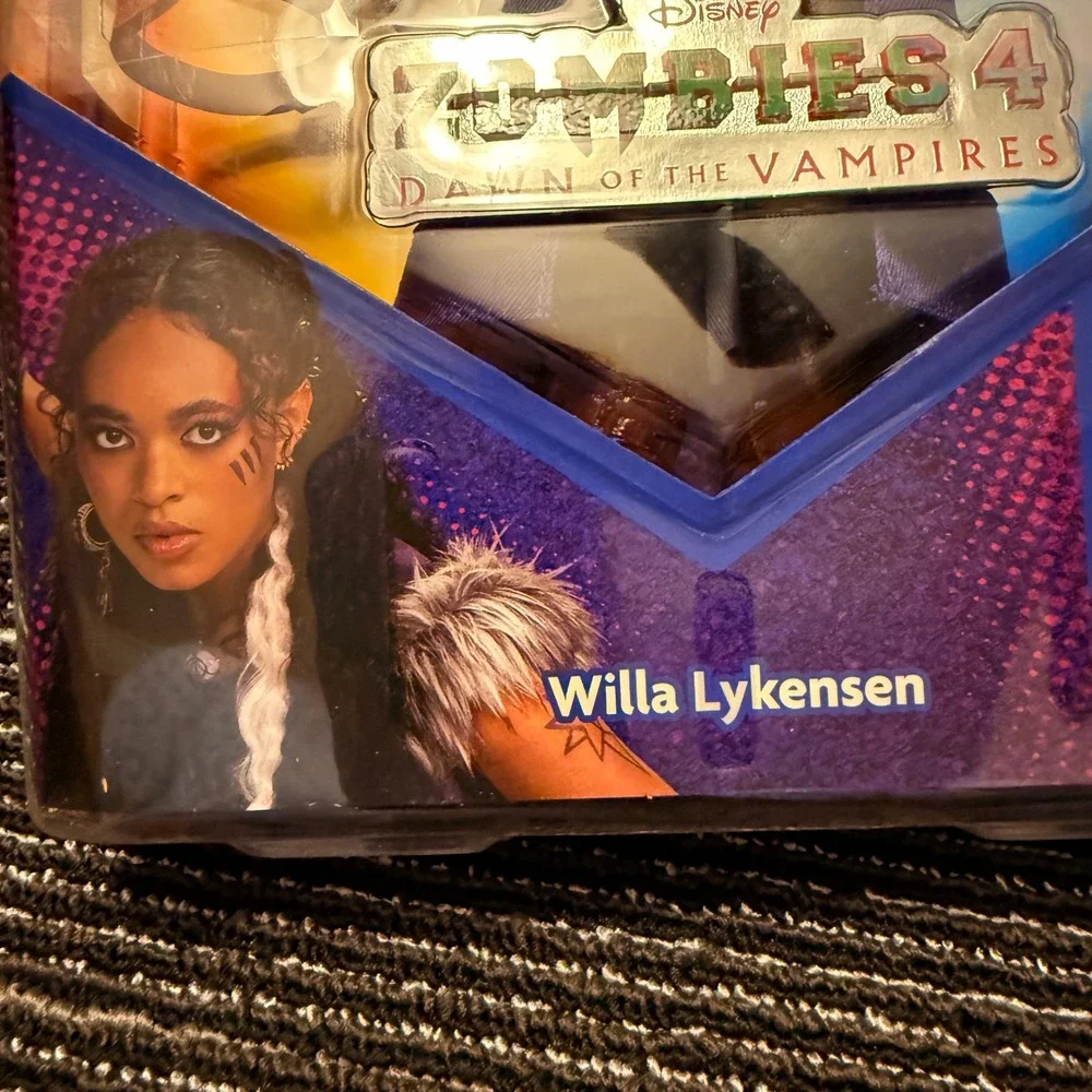 Mattel Disney Zombies 4 Willa Lykensen Doll OS Purple NEW Werewolf Leader JFG34
